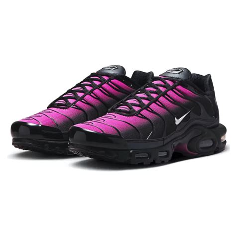 Pink Nike Tn's 